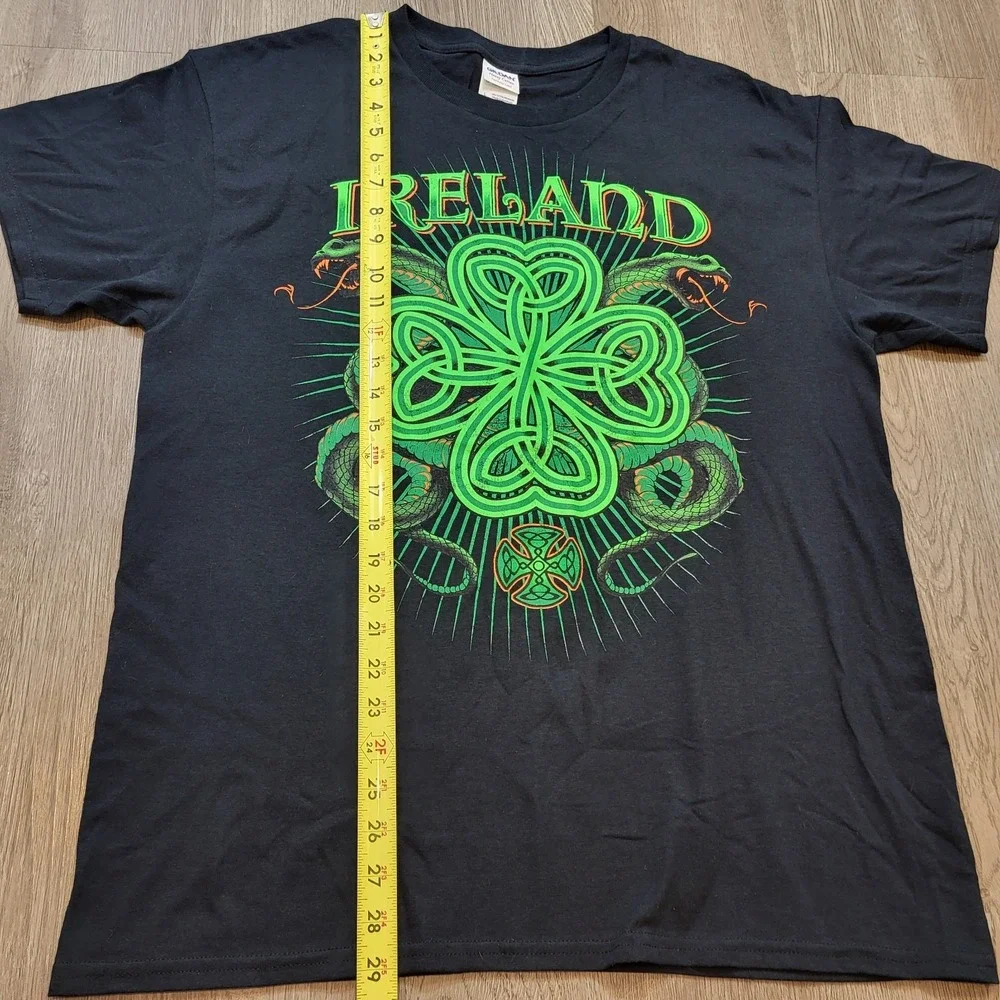Gildan Heavy Cotton Ireland T-shirt Snakes Graphic‎ Designed Size Large